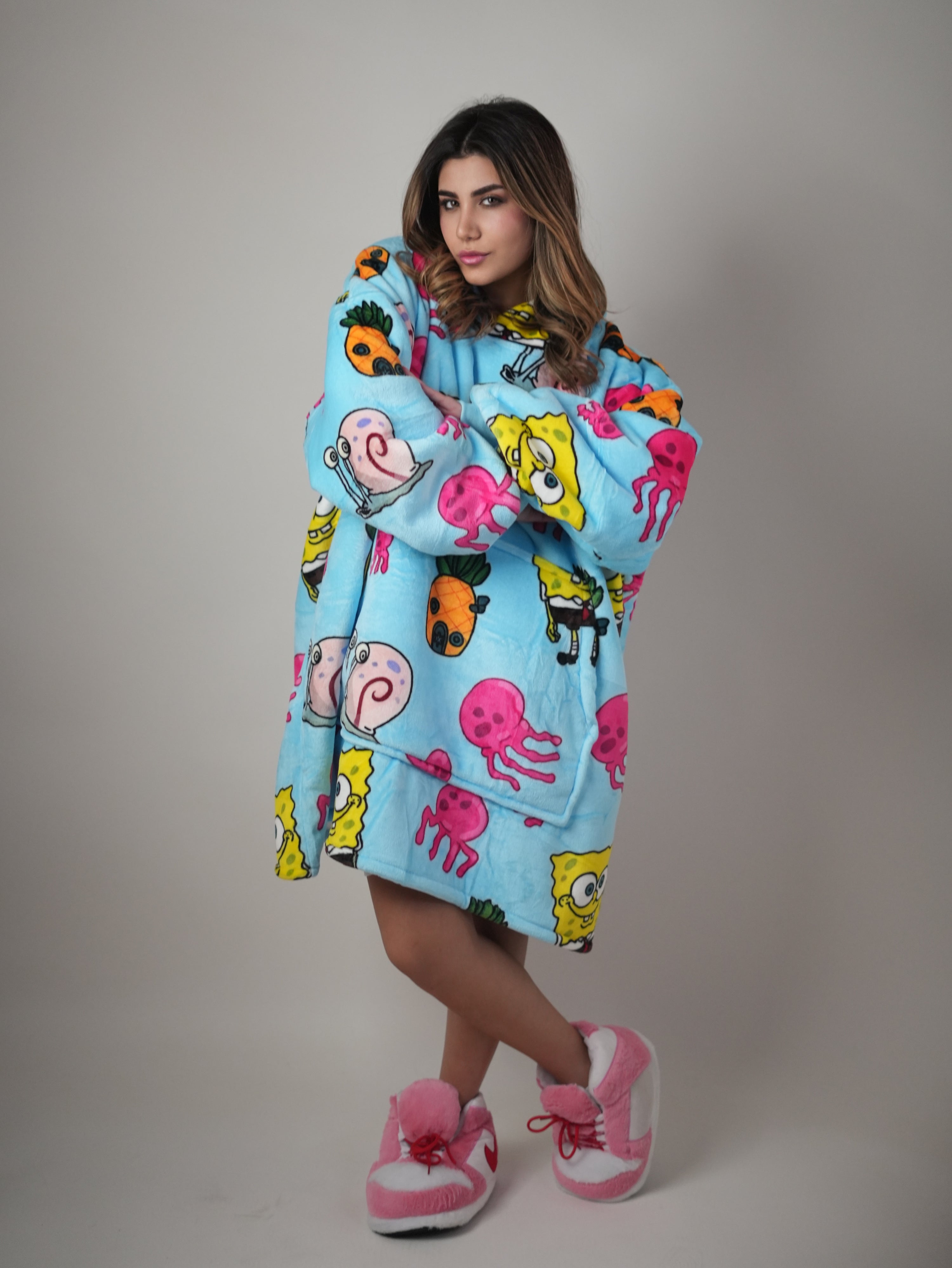 Cozy SpongeBob 🧽 – Oversized Hoodie Blanket