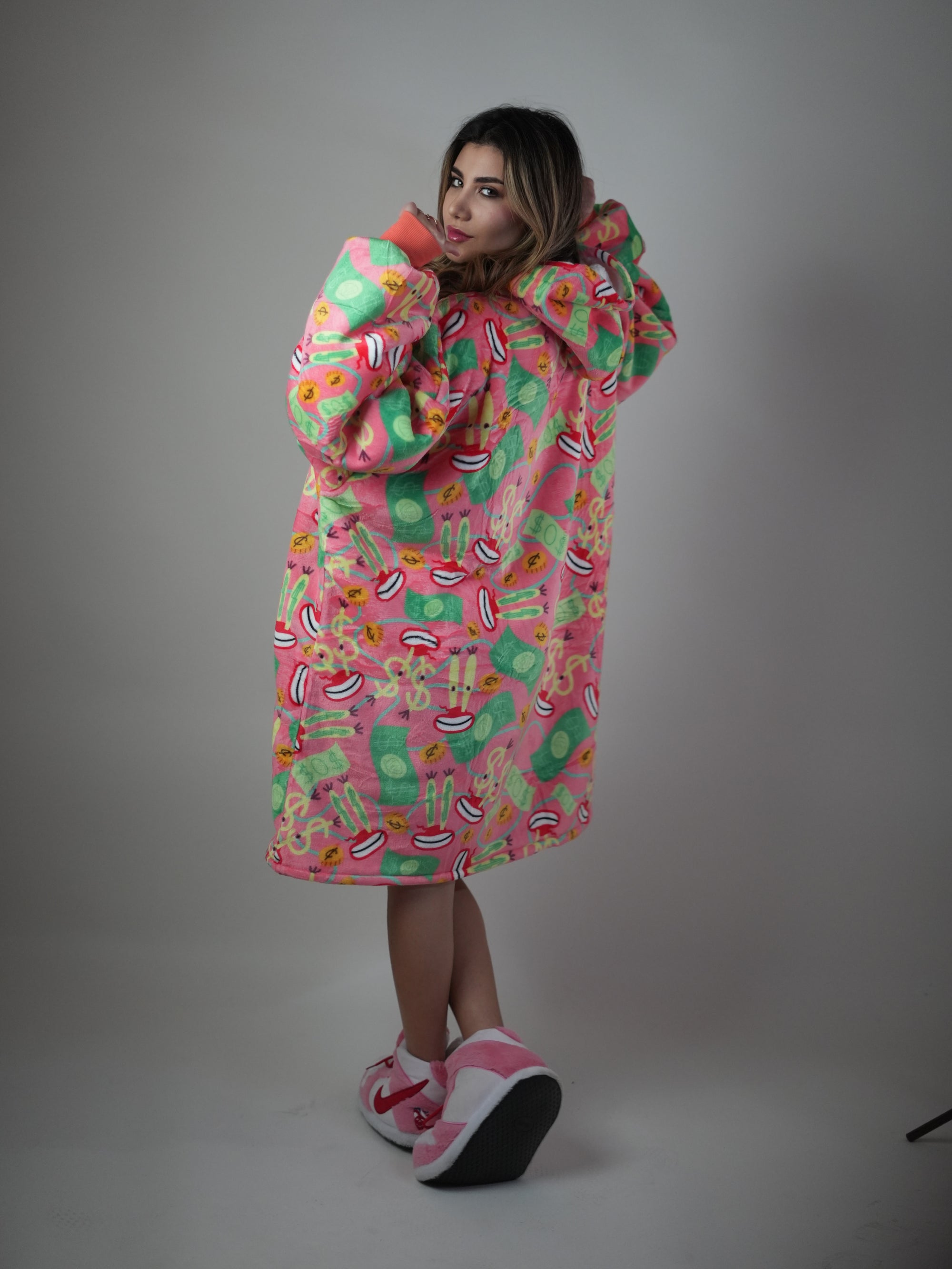 Cozy Mr. Crab 🦀 – Oversized Hoodie Blanket