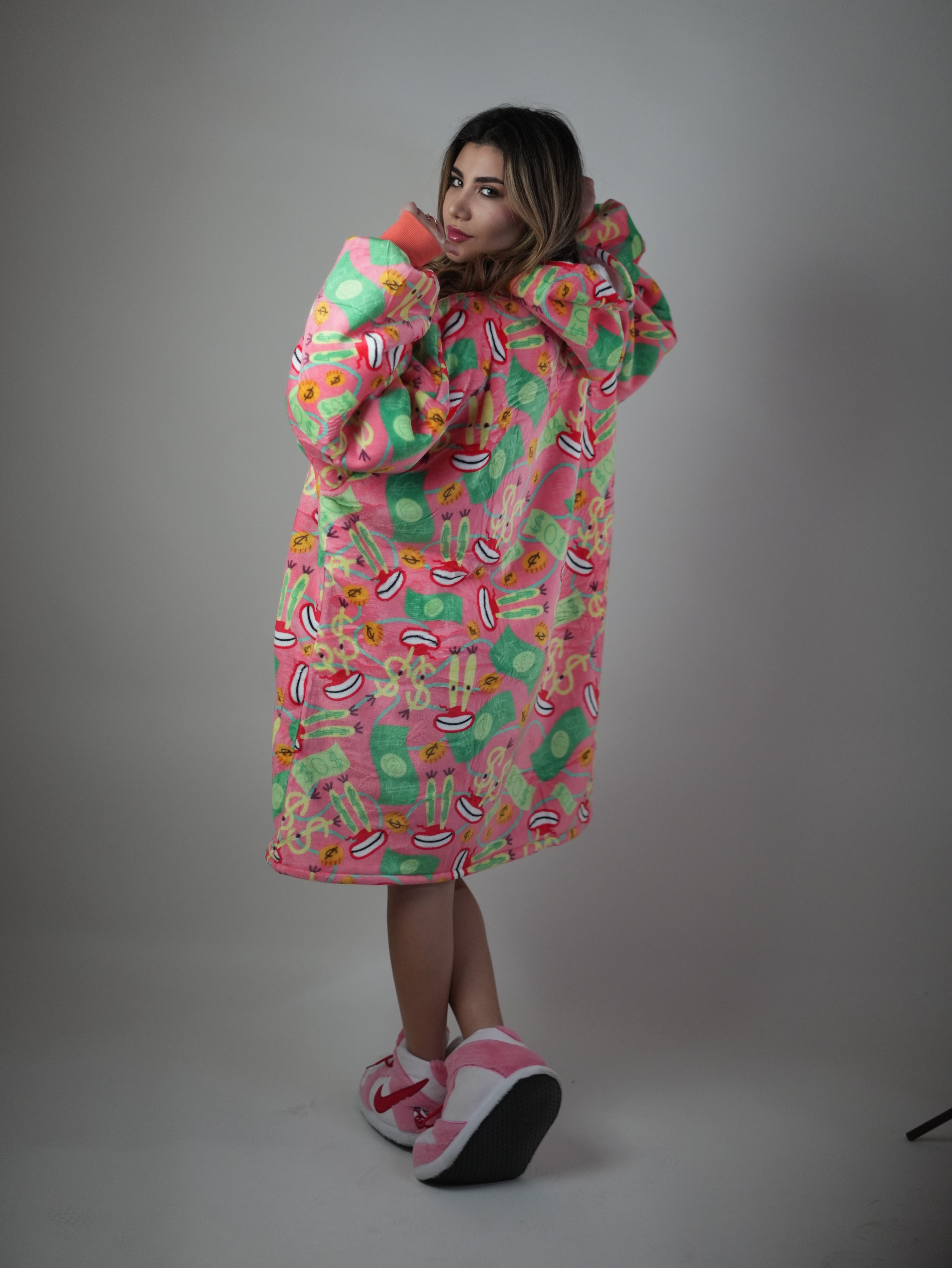 Cozy Mr. Crab 🦀 – Oversized Hoodie Blanket