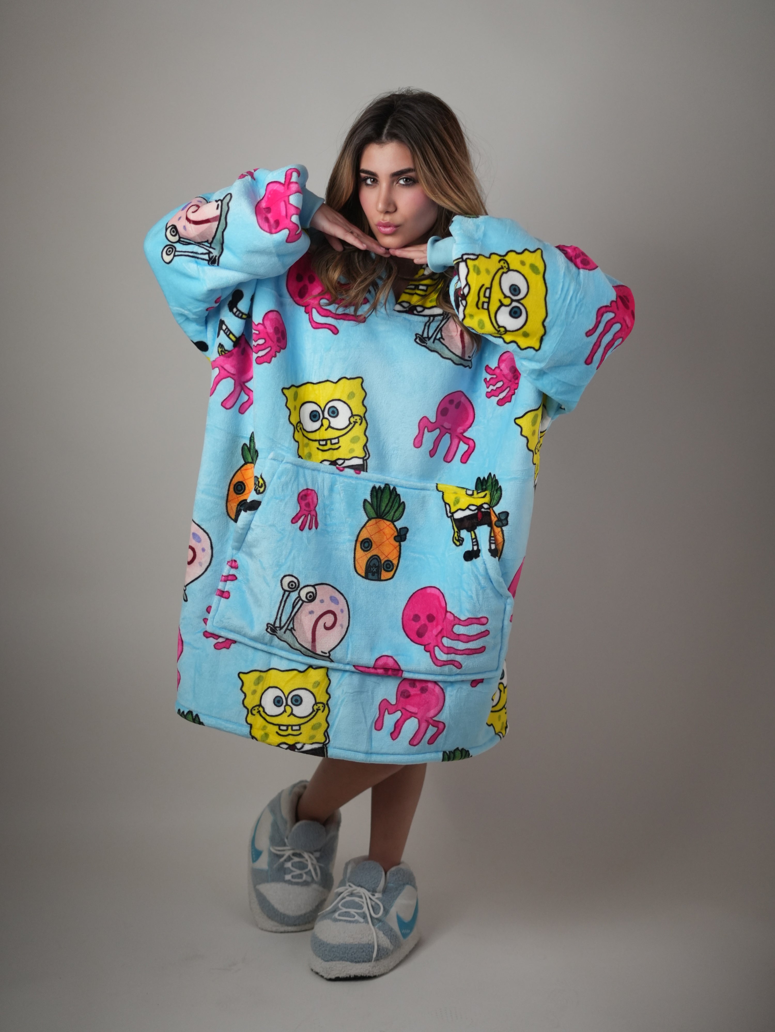 Cozy SpongeBob 🧽 – Oversized Hoodie Blanket