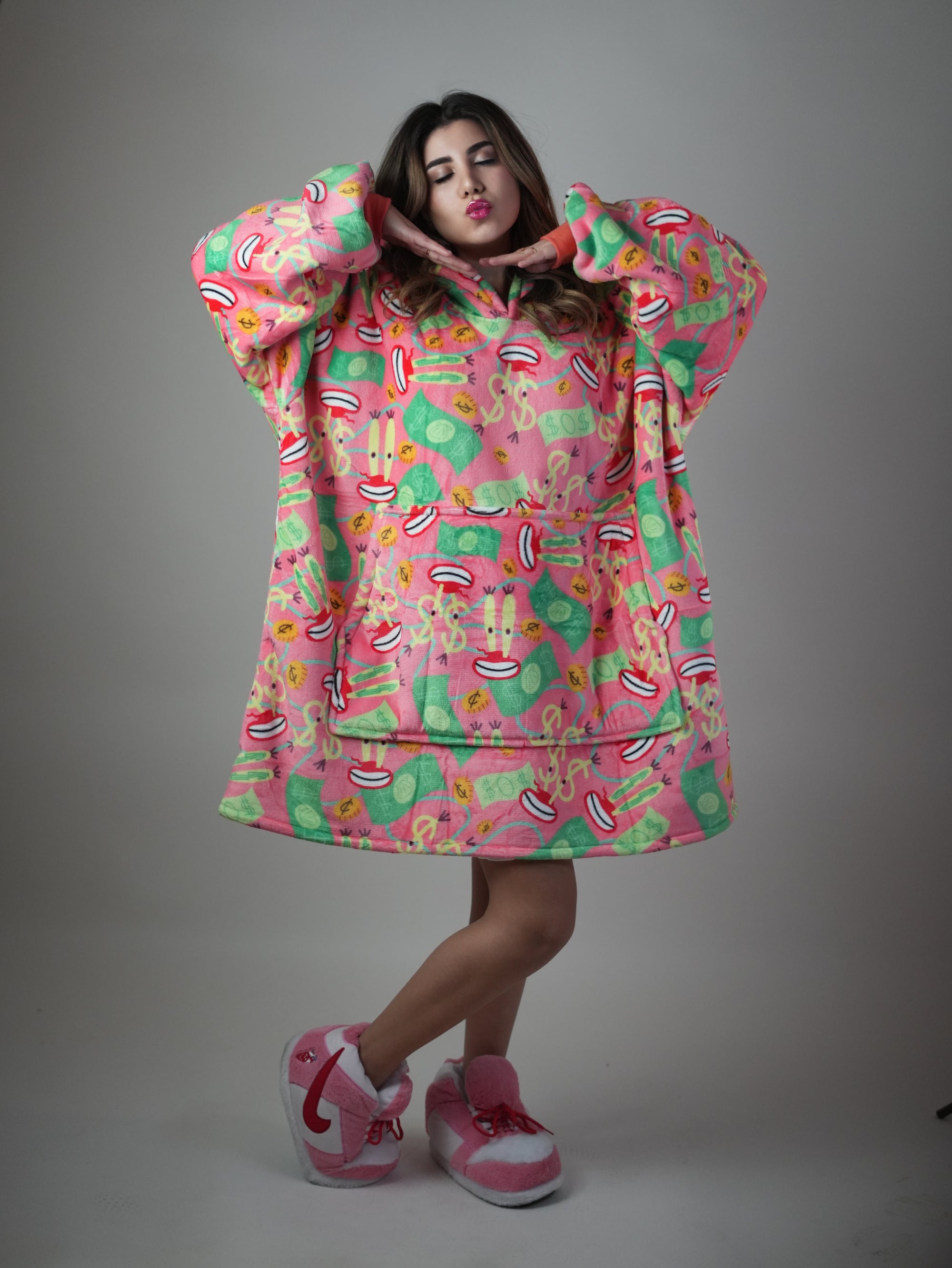 Cozy Mr. Crab 🦀 – Oversized Hoodie Blanket