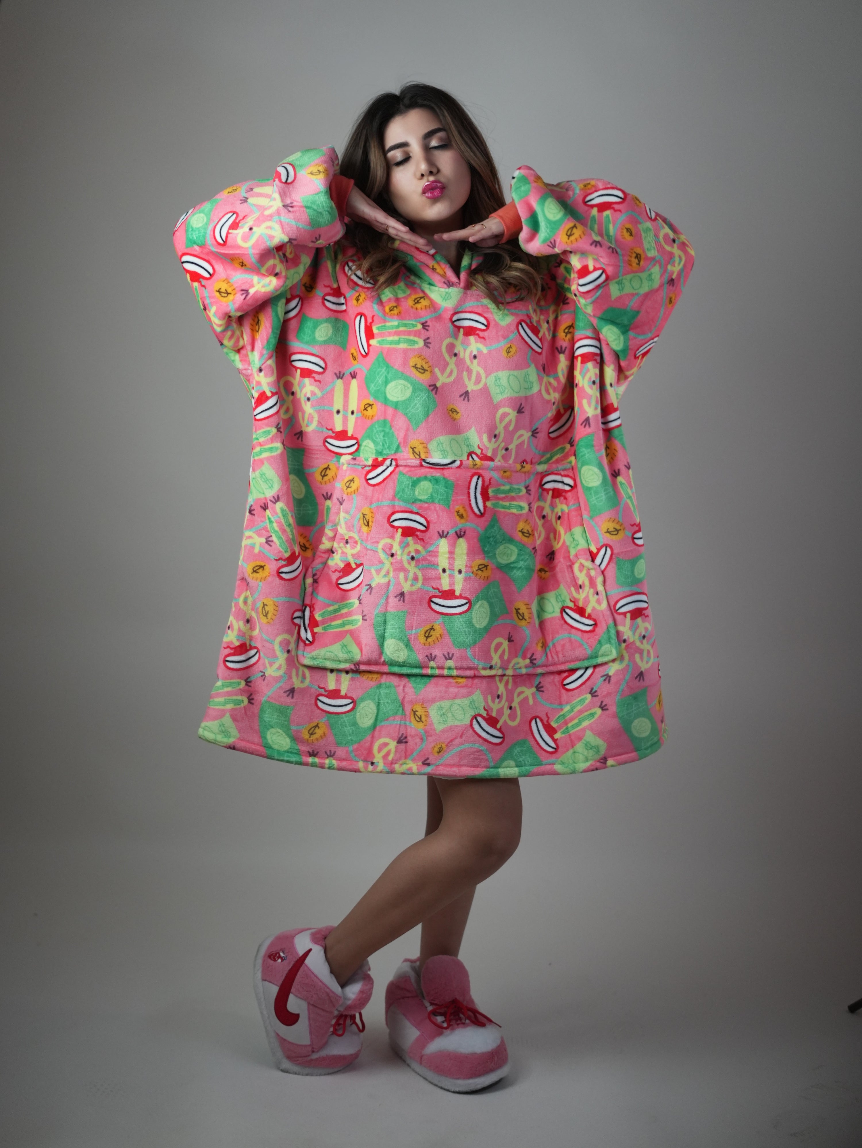 Cozy Mr. Crab 🦀 – Oversized Hoodie Blanket